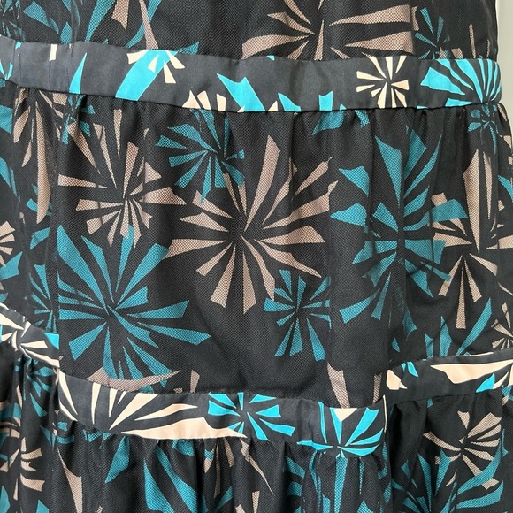 Marc Jacobs Geometric Print Mesh Overlay Silk Tiered A-Line Skirt - Picture 2 of 9